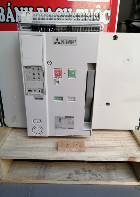 ACB MITSUBISHI 4P 3200A 85kA/100kA loại cố định ( AE3200-SW ) 