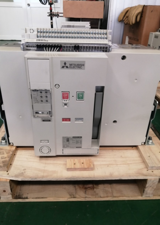 ACB MITSUBISHI 4P 4000A 85kA/100kA loại cố định ( AE4000-SWA )