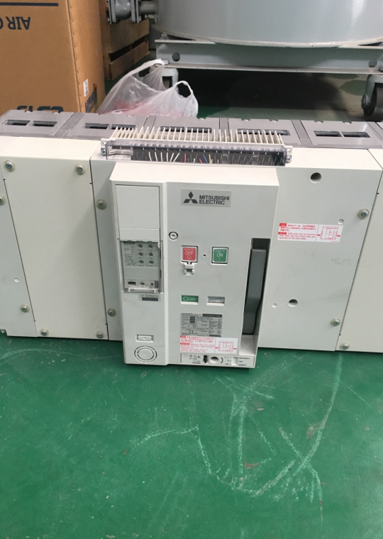 ACB MITSUBISHI 3P 5000A 130kA loại cố định ( AE5000-SW )