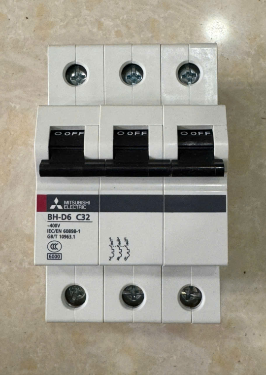 MCB MITSUBISHI 3P 32A 6kA ( BH-D6 )