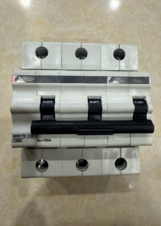 MCB MITSUBISHI 3P 100A 10kA ( BHW-T10 )