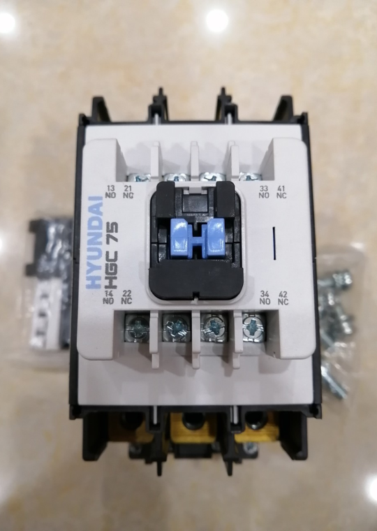 CONTACTOR HYUNDAI 3P 75A ( HGC75 )