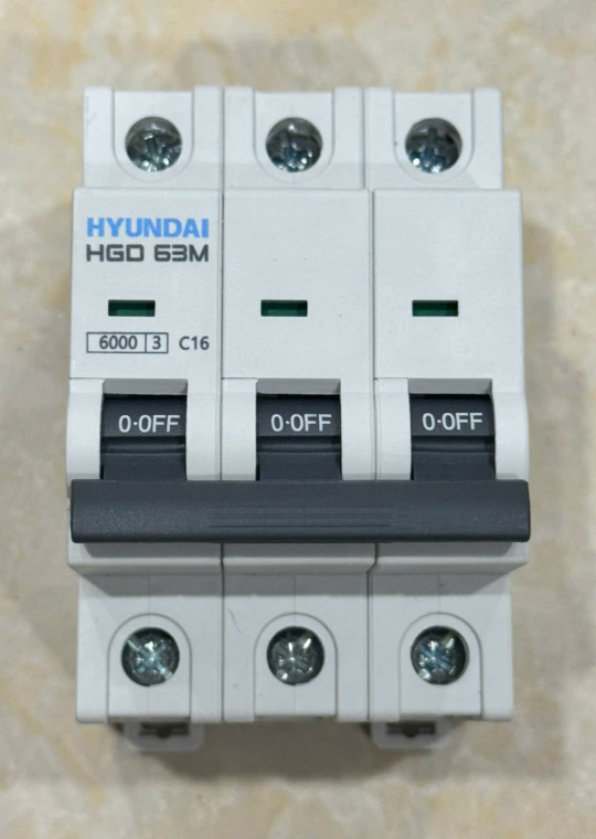 MCB HYUNDAI 3P 16A 6kA ( HGD63M )