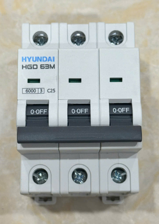 MCB HYUNDAI 3P 25A 6kA ( HGD63M )