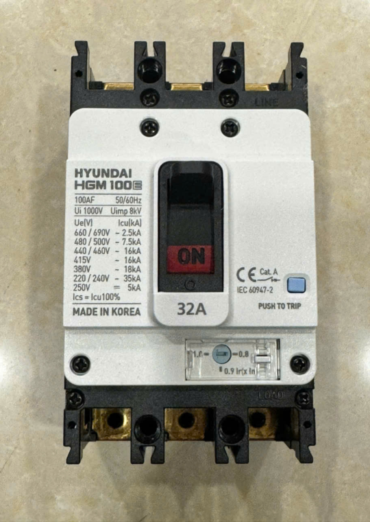 MCCB HYUNDAI 3P 32A 16kA ( HGM100E-F )