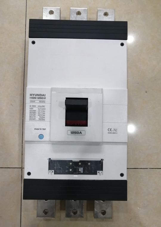 MCCB HYUNDAI 3P 1250A 70kA chỉnh dòng điện tử 0.4~1.0*In ( HGM1250S )