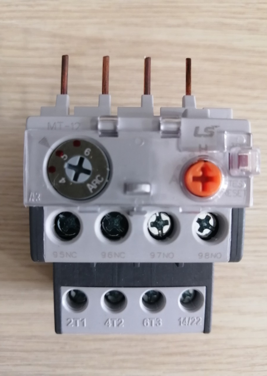 Rơ le nhiệt LS 3P 4-6A ( MT-12 )