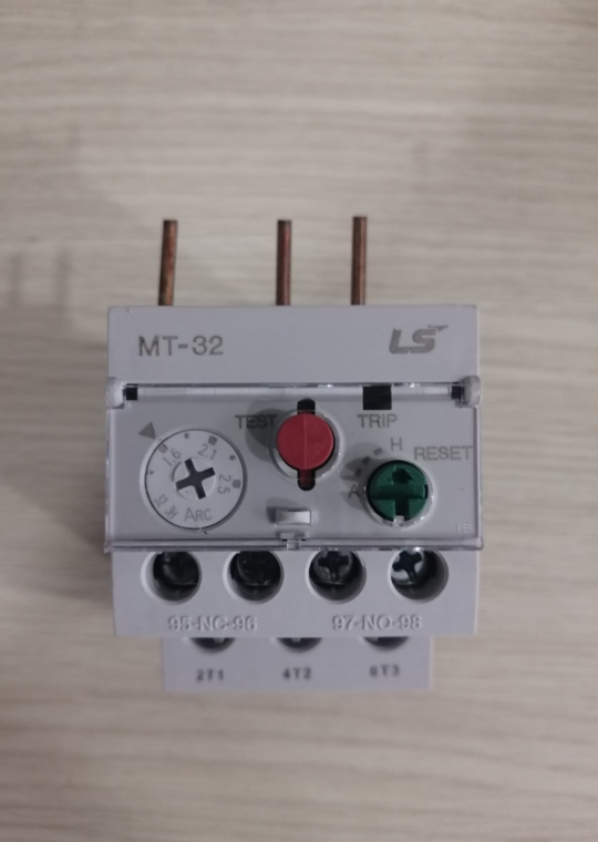 Rơ le nhiệt LS 3P 1.6-2.5A ( MT-32 )