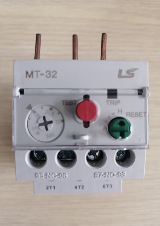 Rơ le nhiệt LS 3P 18-25A ( MT-32 )