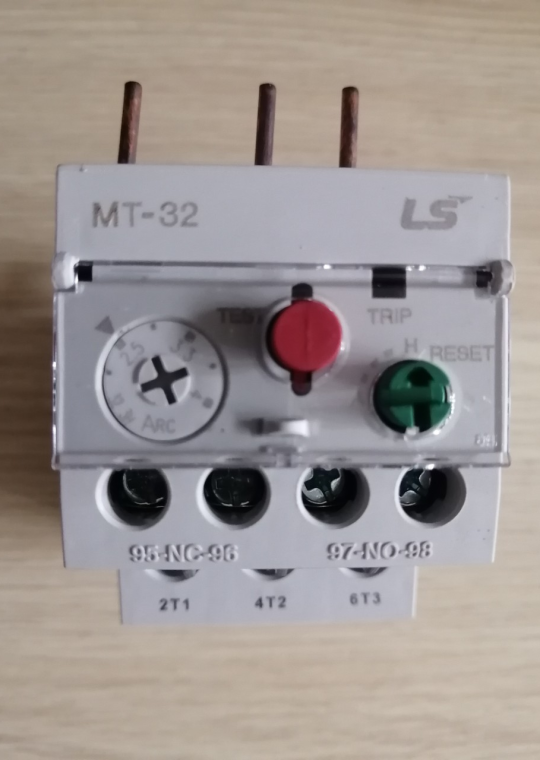 Rơ le nhiệt LS 3P 2.5-4A ( MT-32 )