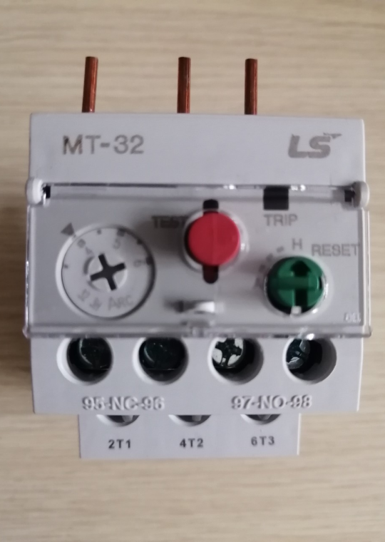 Rơ le nhiệt LS 3P 4-6A ( MT-32 )