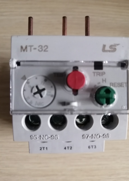 Rơ le nhiệt LS 3P 9-13A ( MT-32 )