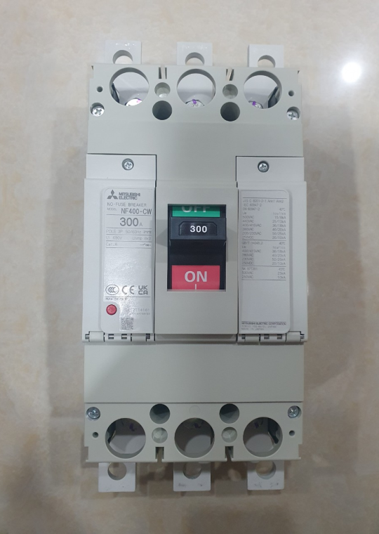 MCCB MITSUBISHI 3P 300A 36kA ( NF400-CW )