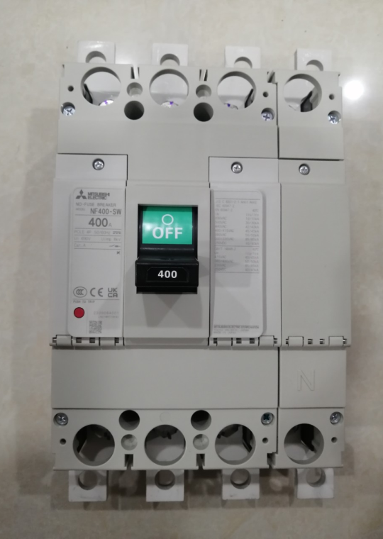 MCCB MITSUBISHI 4P 400A 45kA ( NF400-SW )