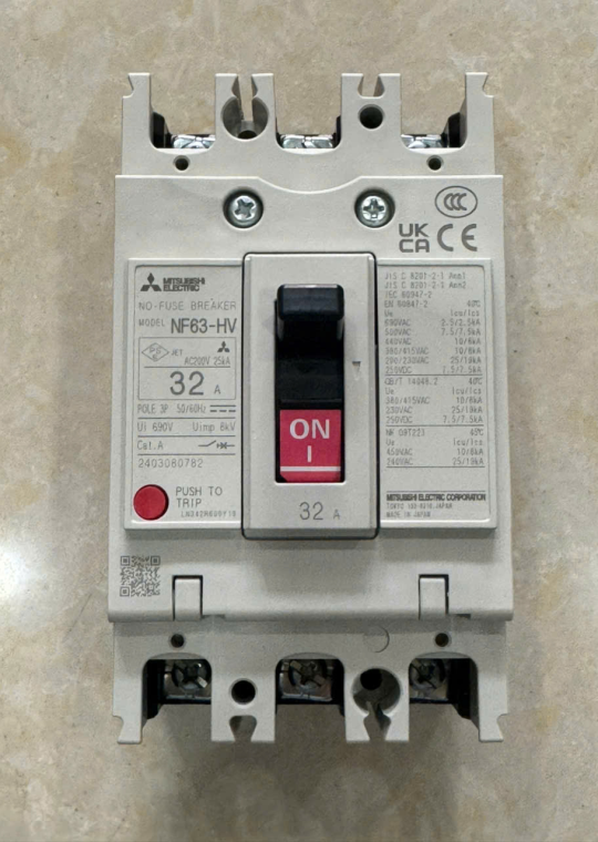 MCCB MITSUBISHI 3P 32A 10kA ( NF63-HV )