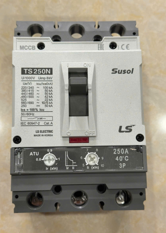 MCCB LS 3P 250A 50kA chỉnh dòng nhiệt 0.8->1.0 x In và dòng ngắn mạch 5->1.0 x In ( TS250N ATU250 )