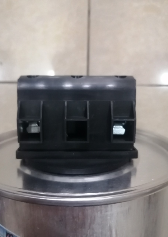 Tụ bù khô SAMWHA 1P 10KVAr 230V ( RMC-235100KS )