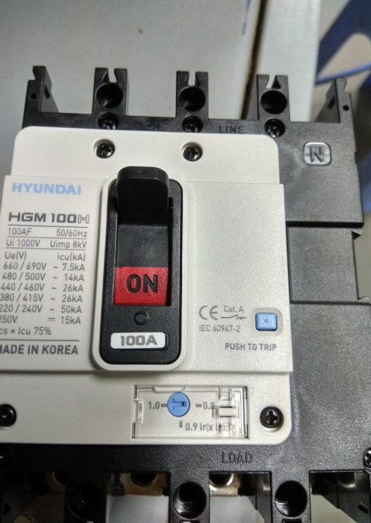 MCCB HYUNDAI 4P 250A 45kA ( HGM400E )