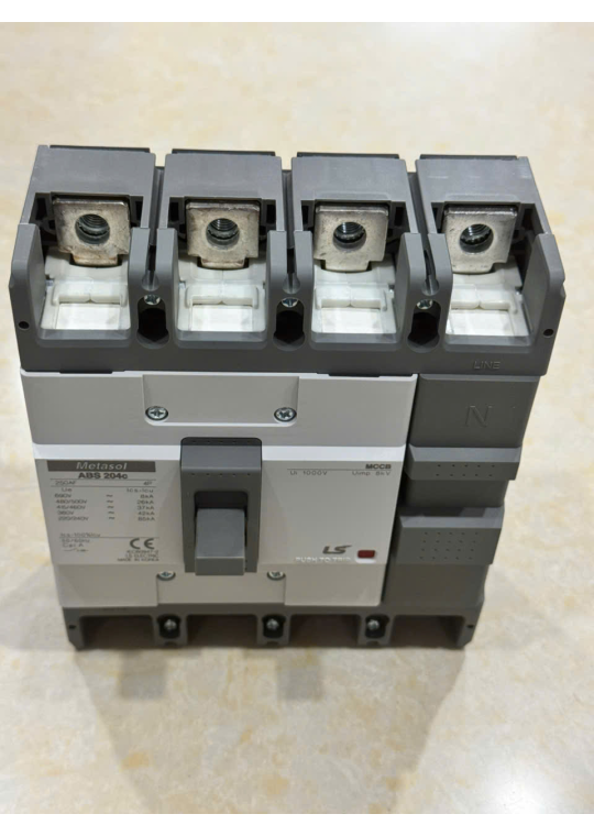 MCCB LS 4P 150A 42kA ( ABS204c )