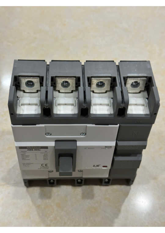 MCCB LS 4P 200A 42kA ( ABS204c )