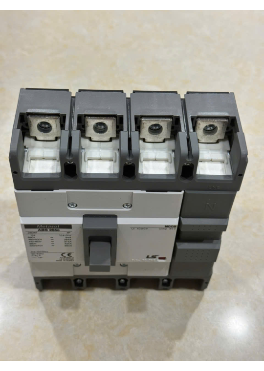 MCCB LS 4P 250A 42kA ( ABS204c )