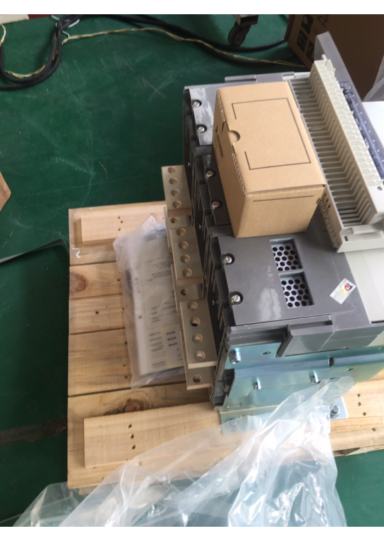 ACB MITSUBISHI 3P 2500A 85kA/100kA loại cố định ( AE2500-SW )