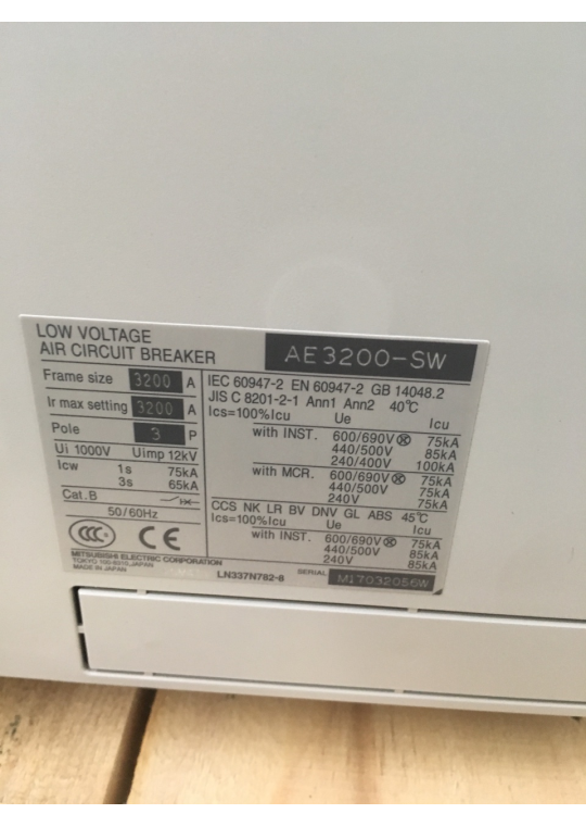 ACB MITSUBISHI 3P 3200A 85kA/100kA loại cố định ( AE3200-SW )