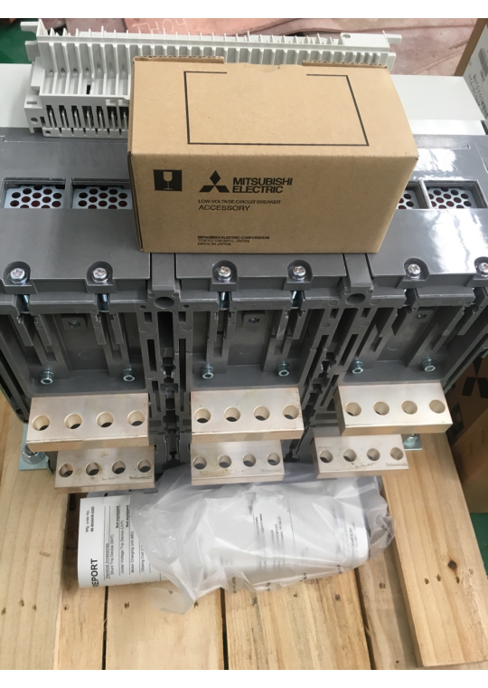 ACB MITSUBISHI 3P 3200A 85kA/100kA loại cố định ( AE3200-SW )