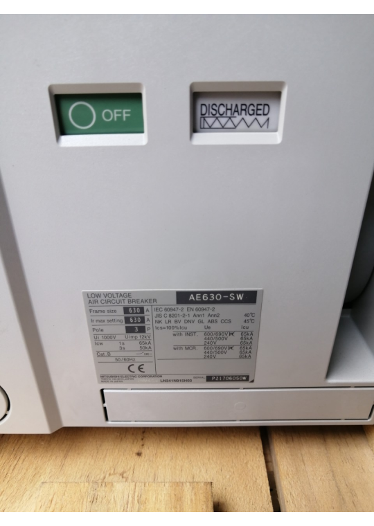 ACB MITSUBISHI 3P 630A 65kA loại cố định ( AE630-SW )