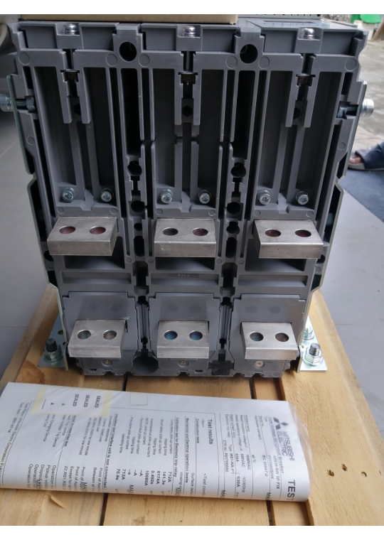 ACB MITSUBISHI 3P 630A 65kA loại cố định ( AE630-SW )