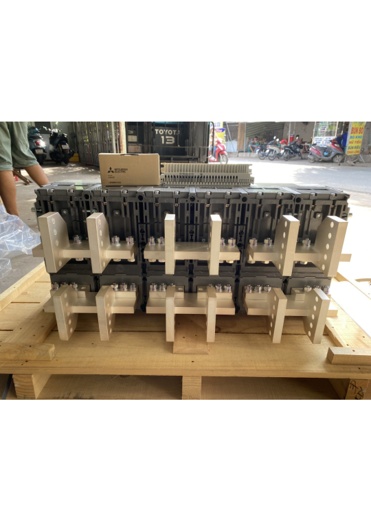 ACB MITSUBISHI 3P 6300A 130kA loại cố định ( AE6300-SW )