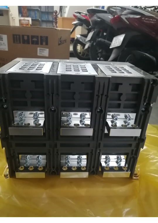 ACB LS 3P 2000A 85kA loại cố định có kèm phụ kiện ( AS-20E3-20H AH6 )