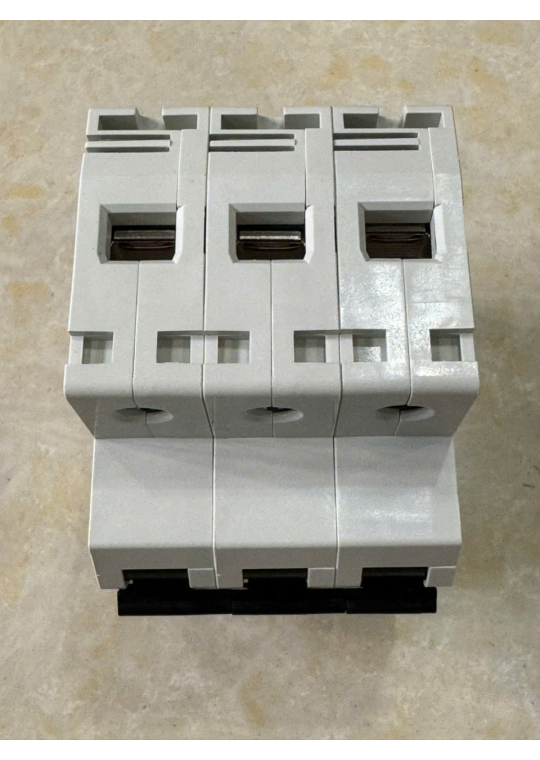 MCB MITSUBISHI 3P 32A 6kA ( BH-D6 )