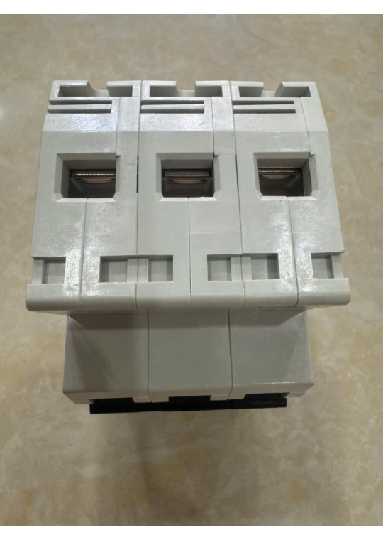 MCB MITSUBISHI 3P 40A 6kA ( BH-D6 )