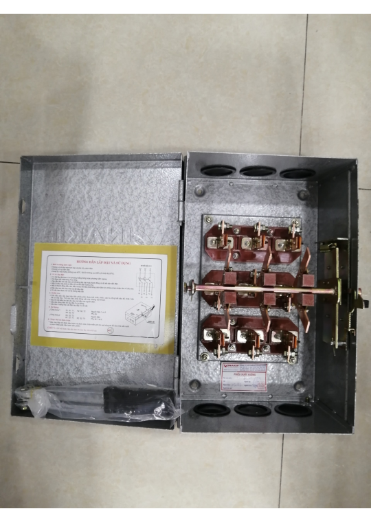 Cầu dao hộp VINAKIP 3 pha 3 cực 150A 660V - Đảo Chiều ( CDH3P2N 150A )