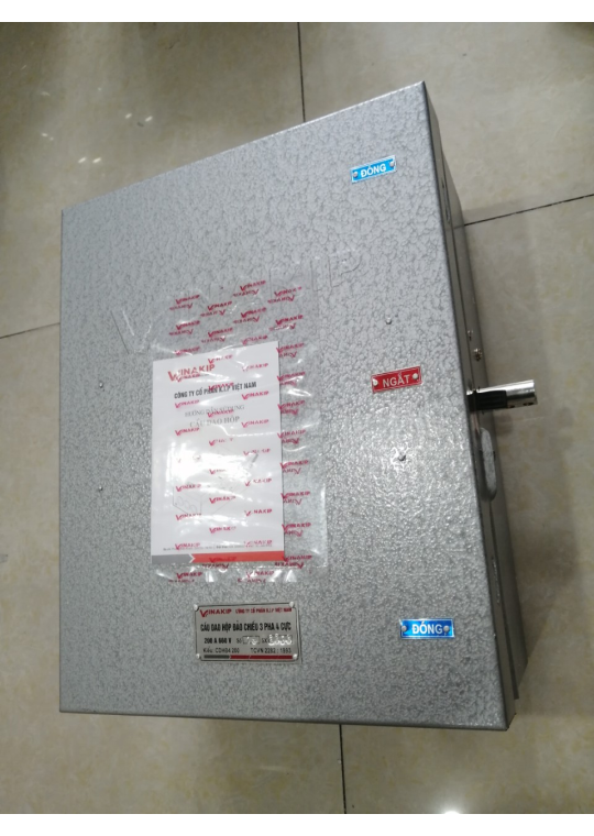 Cầu dao hộp VINAKIP 3 pha 4 cực 200A 660V - Đảo Chiều ( CDH3P4C2N 200A )