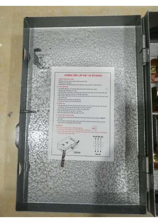 Cầu dao hộp VINAKIP 3 pha 3 cực 200A 660V - Đóng Cắt Nhanh ( CDH3P 200A )