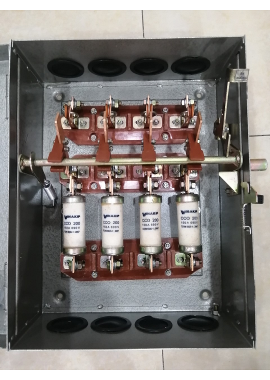 Cầu dao hộp VINAKIP 3 pha 4 cực 150A 660V - Đóng Cắt Nhanh ( CDH3P4C 150A )