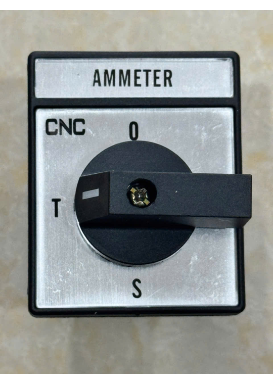 Chuyển mạch Ampe CNC 04 vị trí, size: 48x60 ( LW28-20 )