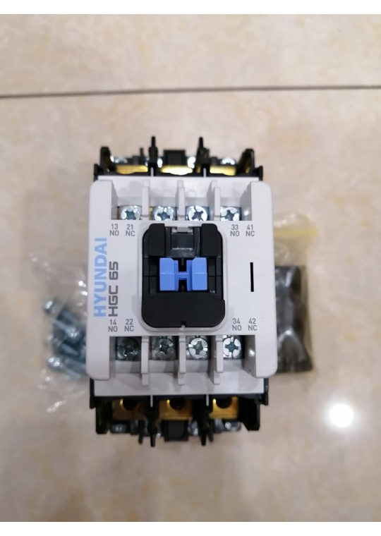 CONTACTOR HYUNDAI 3P 65A ( HGC65 )