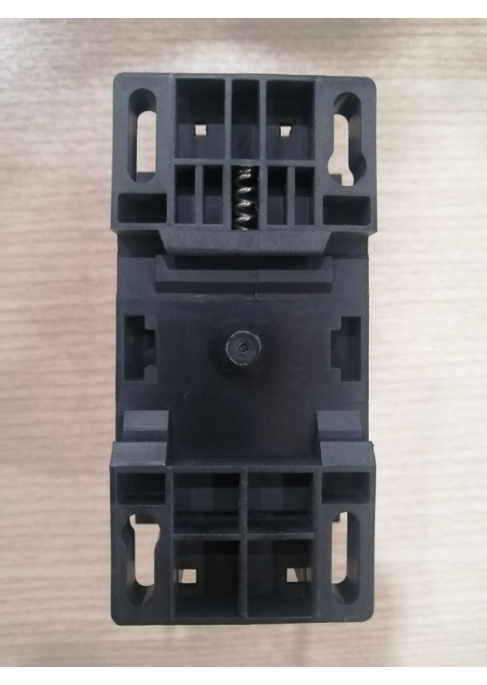 CONTACTOR HYUNDAI 3P 9A ( HGC9 )