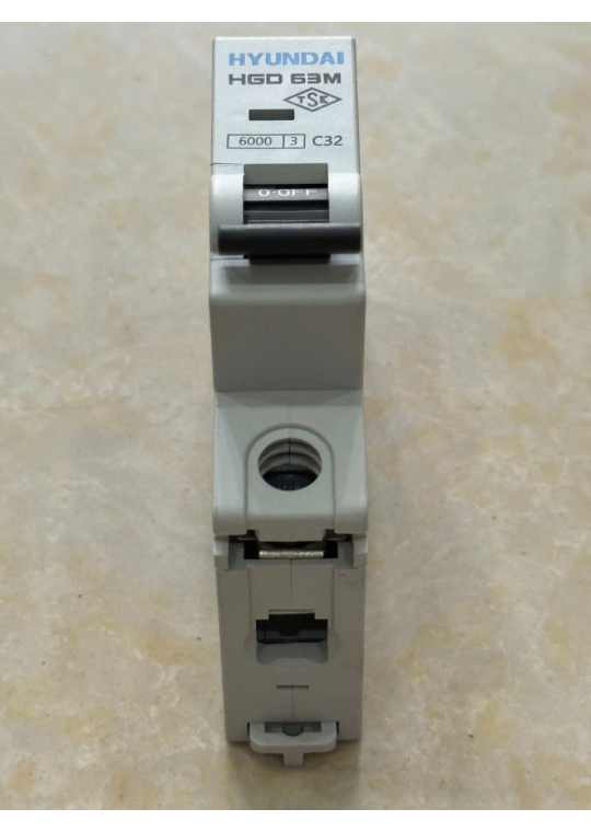 MCB HYUNDAI 1P 32A 6kA ( HGD63M )