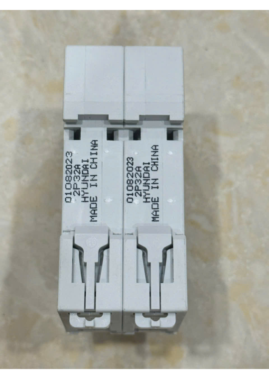 MCB HYUNDAI 2P 32A 6kA ( HGD63M )