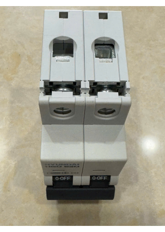 MCB HYUNDAI 2P 63A 6kA ( HGD63M )