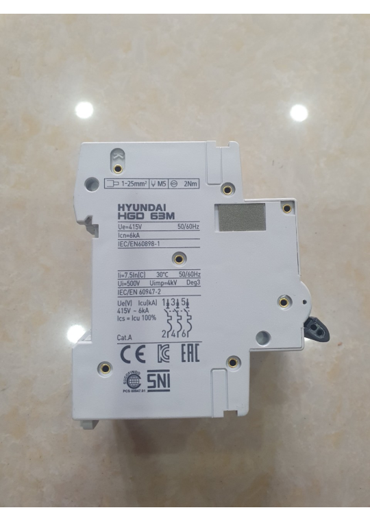 MCB HYUNDAI 3P 10A 6kA ( HGD63M )