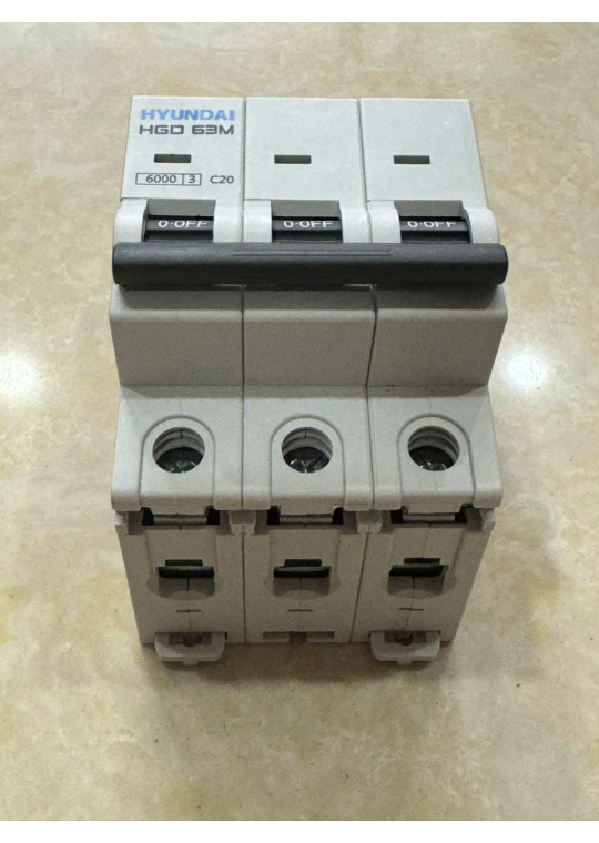 MCB HYUNDAI 3P 20A 6kA ( HGD63M )