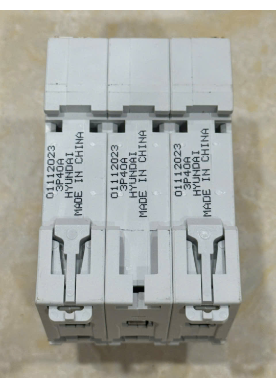 MCB HYUNDAI 3P 40A 6kA ( HGD63M )