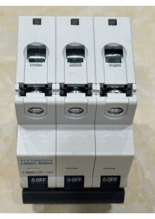MCB HYUNDAI 3P 50A 6kA ( HGD63M )