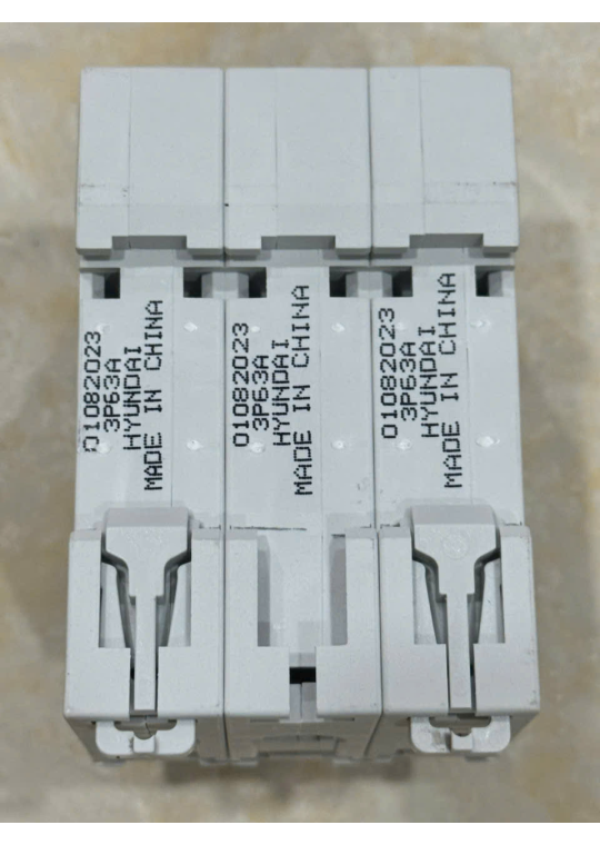 MCB HYUNDAI 3P 63A 6kA ( HGD63M )