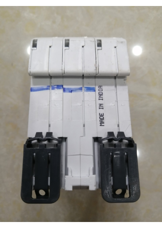 MCB HYUNDAI 3P 50A 6kA ( HGD63N )